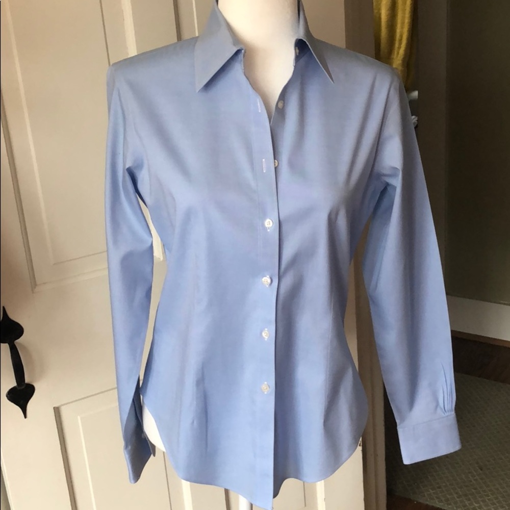 Brooks Brothers tailored fit button down. Size 6.